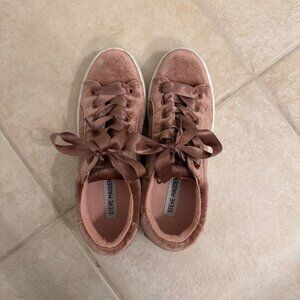Steve Madden Womens Bertie-V Blush Velvet Sneakers Platform Size 7 Pink Girlhood